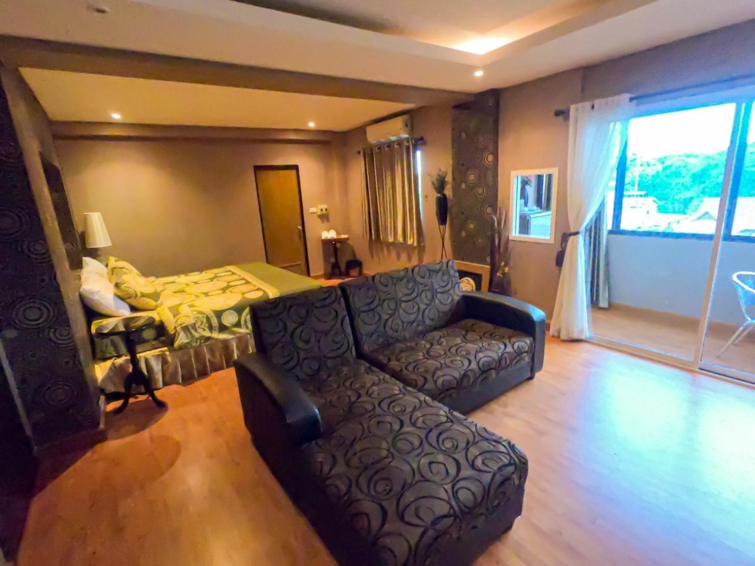 Inspire House Hotel Chiang Mai Ngoại thất bức ảnh